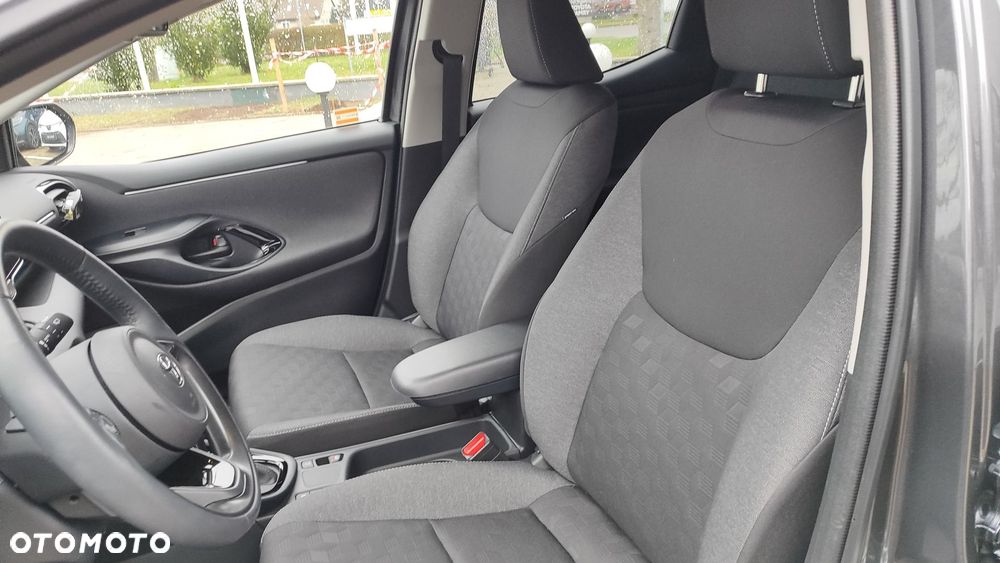 Toyota Yaris Hybrid 1.5 Style - 11