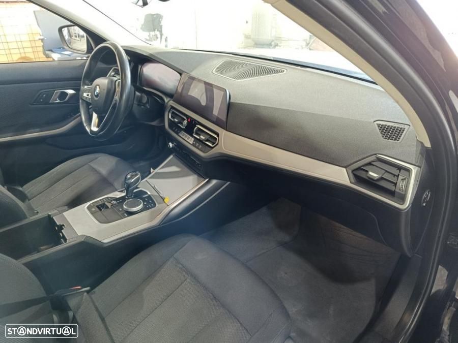 BMW 330 e Auto - 12