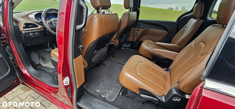 Chrysler Pacifica - 23