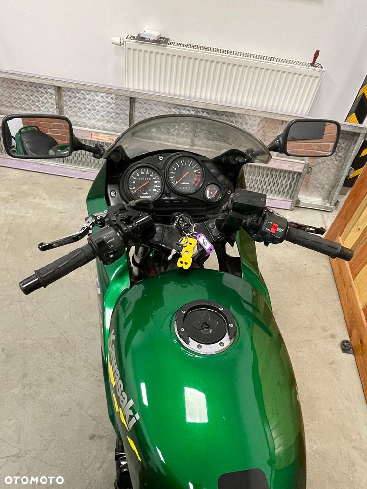 Kawasaki GPZ - 17