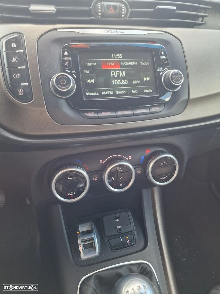 Alfa Romeo Giulietta 1.6 JTDM Exclusive - 15