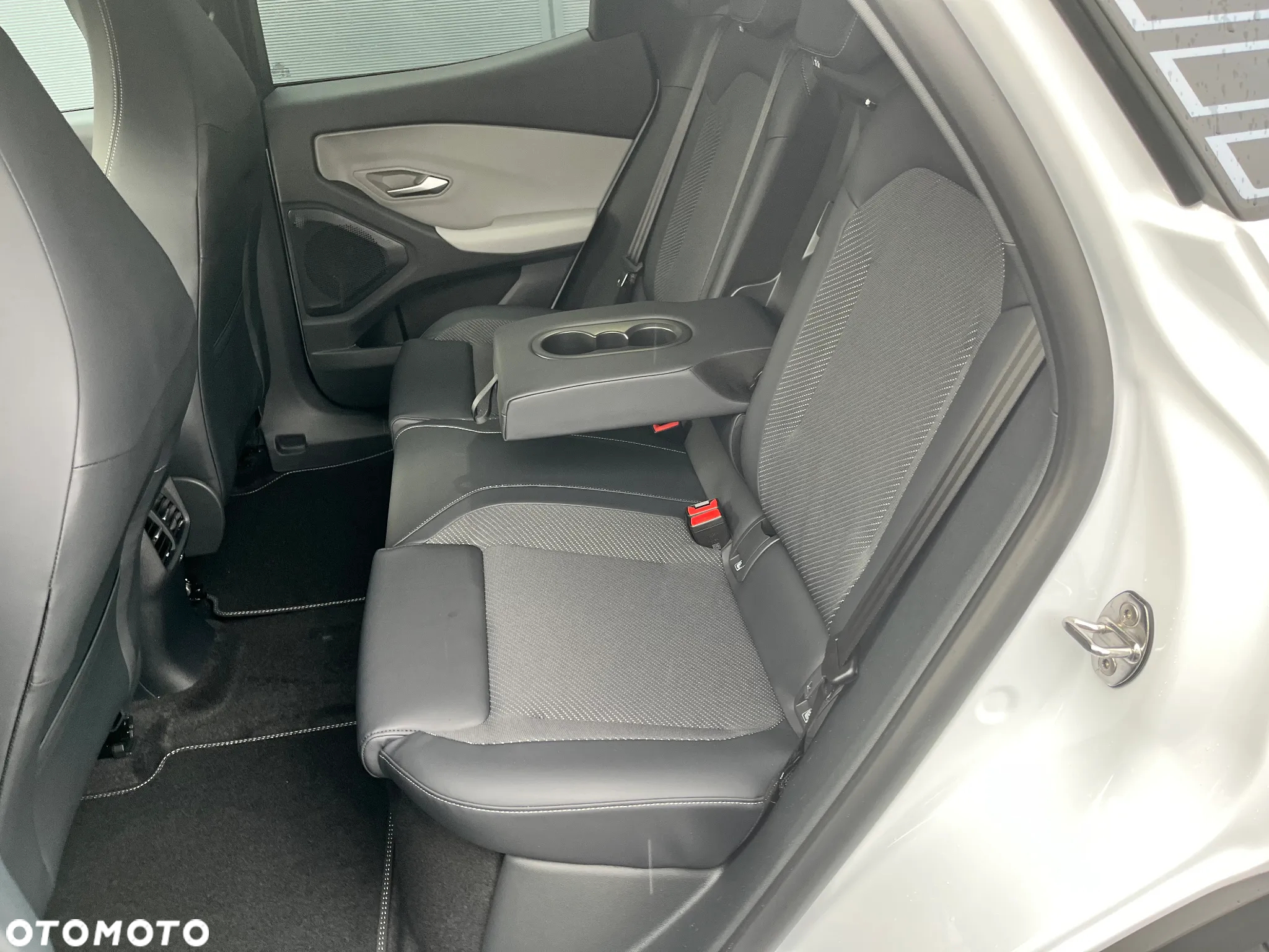 Ford Explorer 77kWh RWD - 17