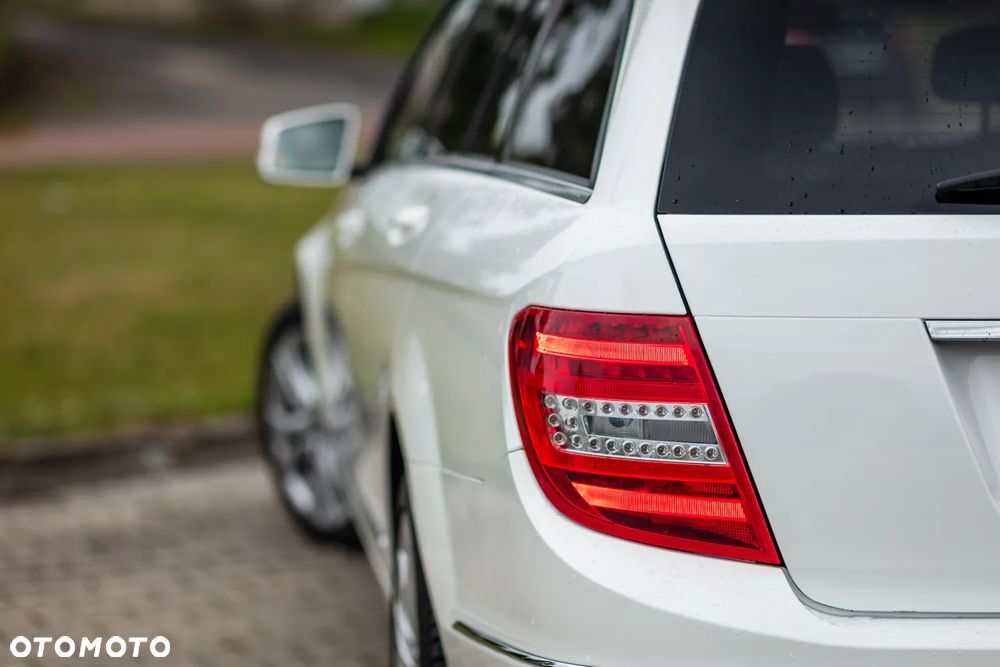 Mercedes-Benz Klasa C 180 7G-TRONIC Avantgarde Edition - 17