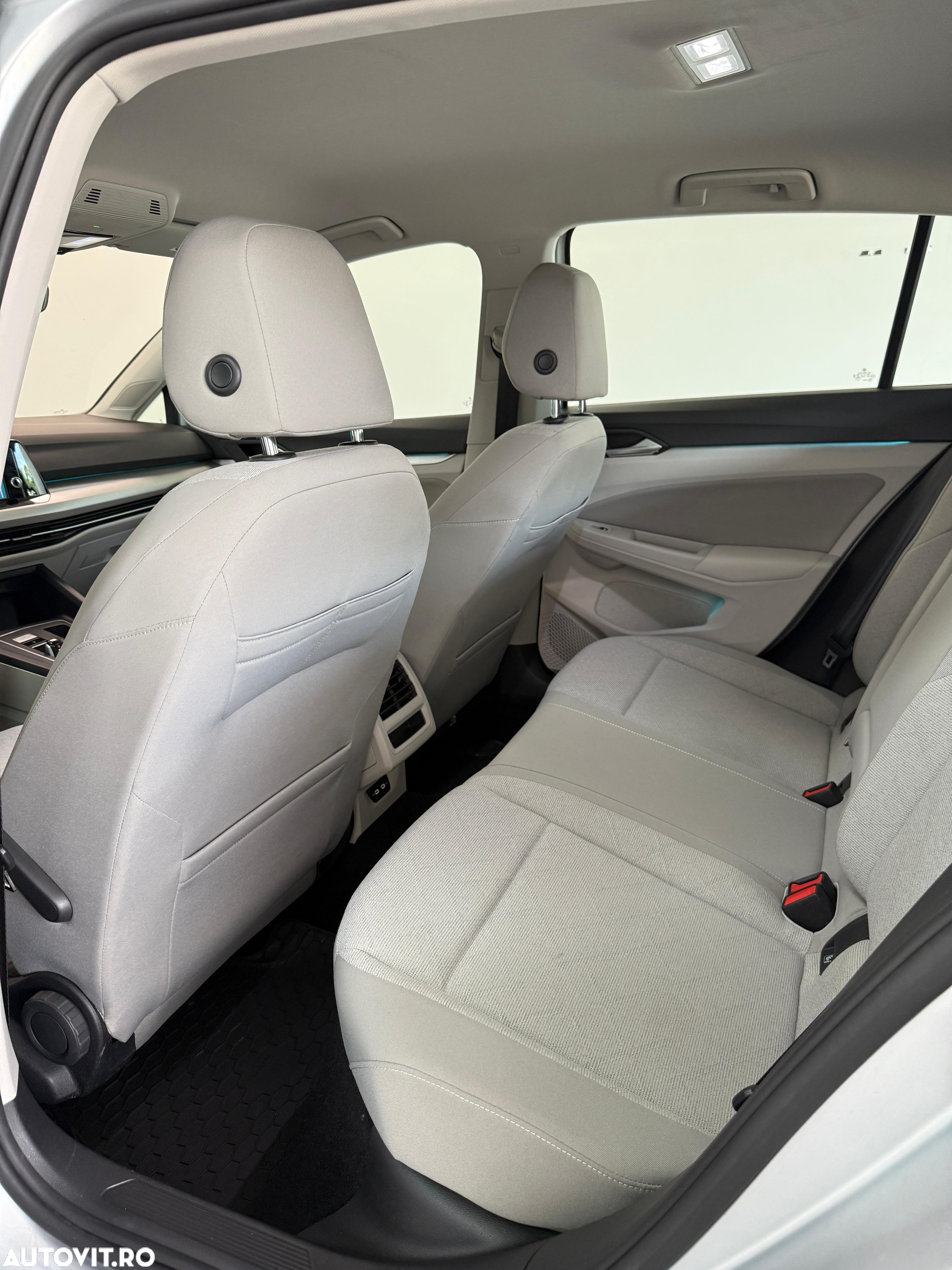 Volkswagen Golf 1.5 eTSI ACT DSG MHEV Life - 20