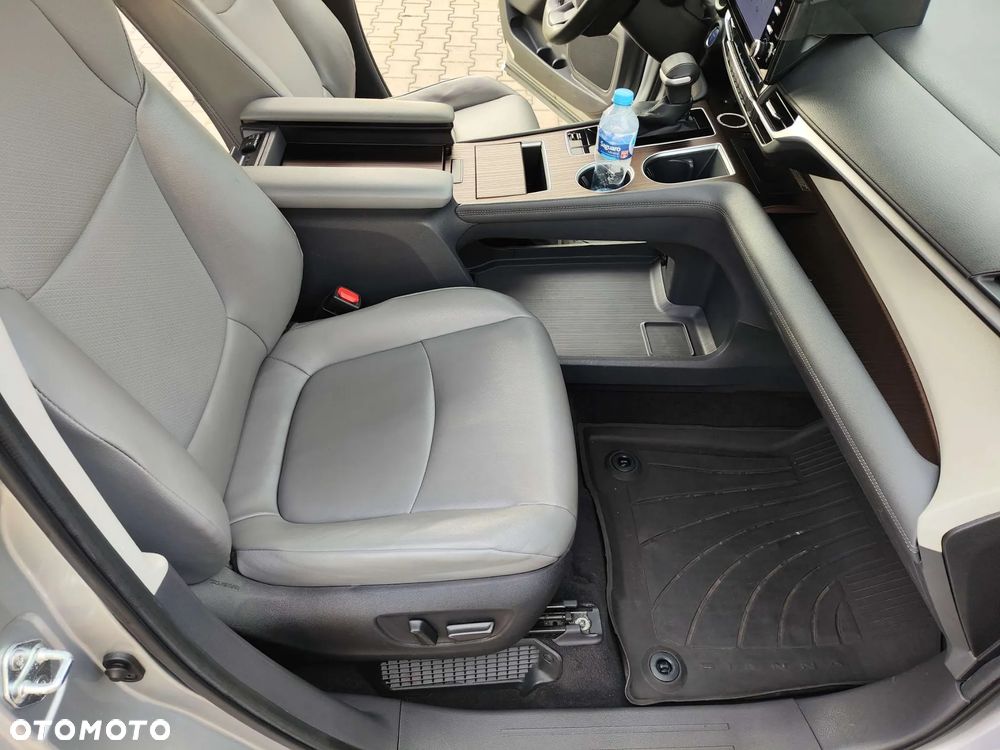 Toyota Sienna - 20