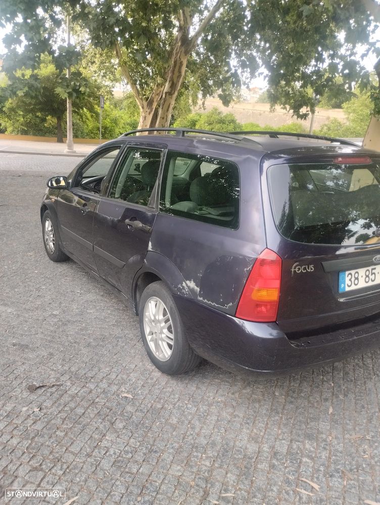 Ford Focus 1.6 Ambiente - 4
