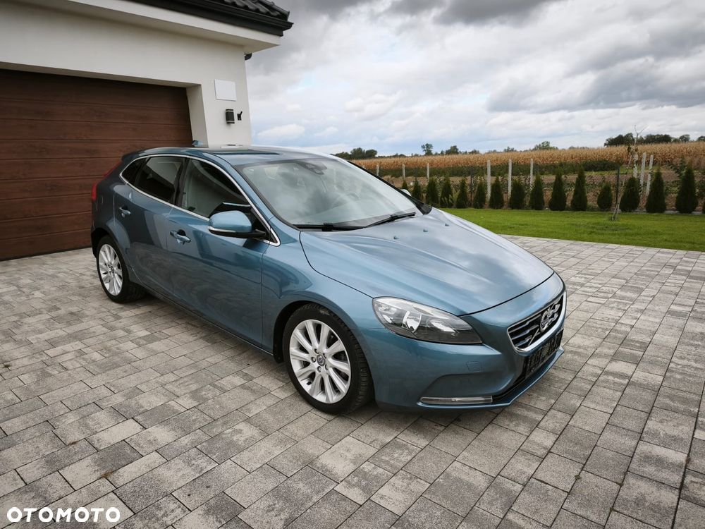 Volvo V40 D2 Momentum - 1