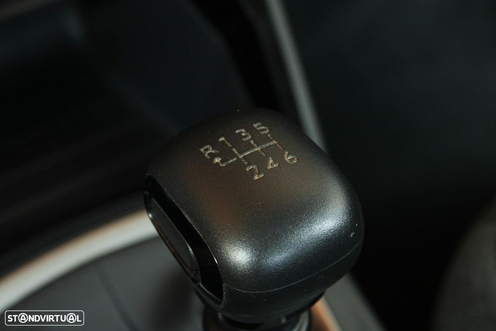 Peugeot 208 1.2 PureTech Allure - 32