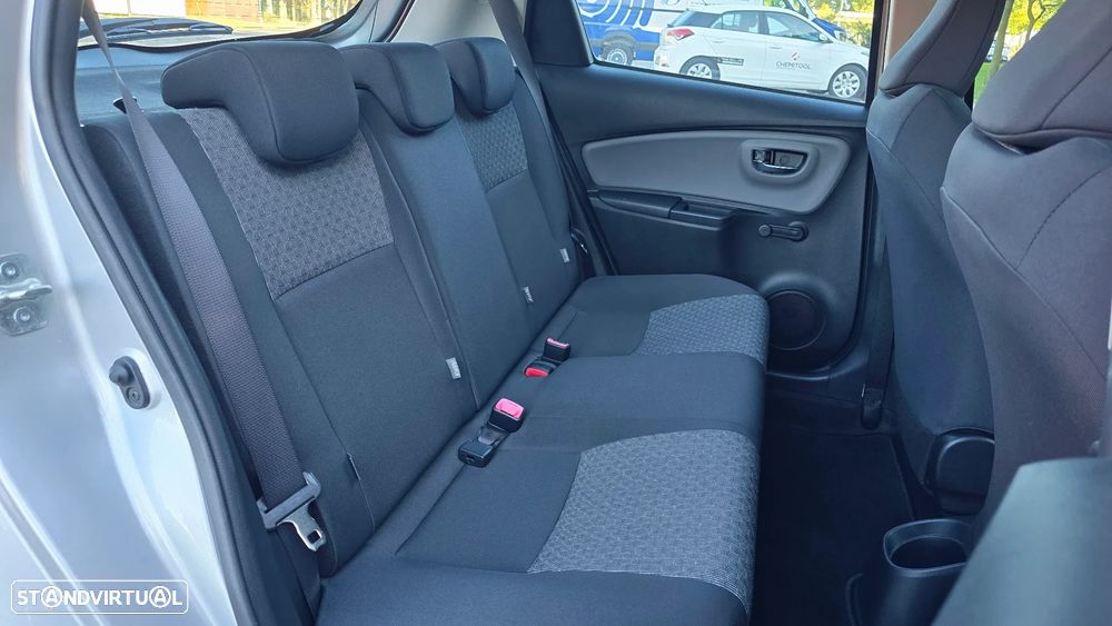 Toyota Yaris 1.0 VVT-i Comfort+P.Style - 31