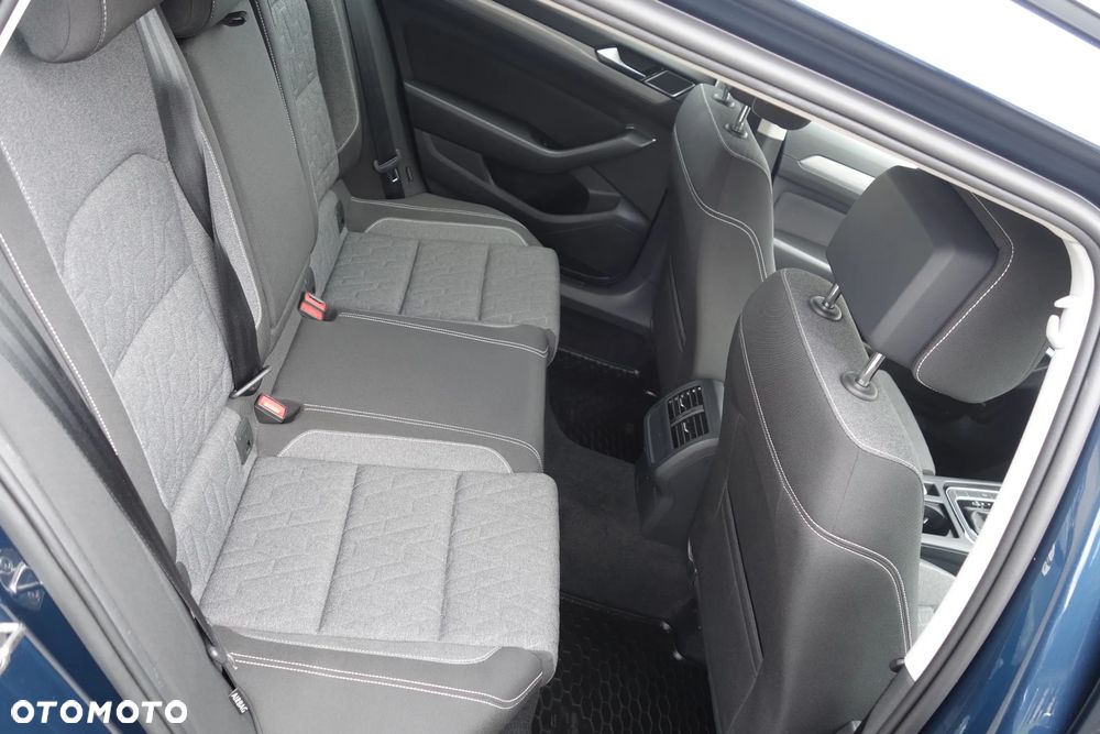 Volkswagen Passat 2.0 TDI EVO Business DSG - 9