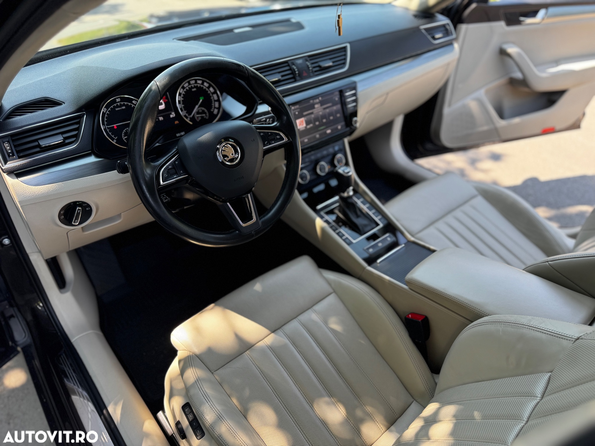 Skoda Superb 2.0 TDI DSG 4X4 Style - 3