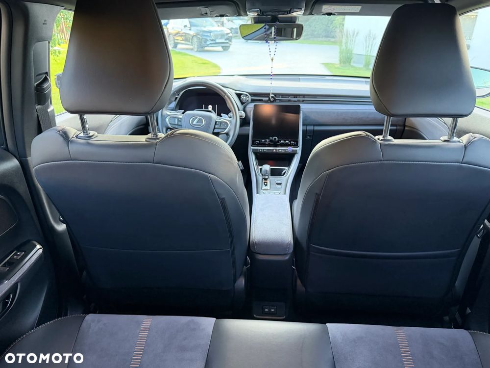 Lexus LBX 1.5 Hybrid Cool AWD - 11
