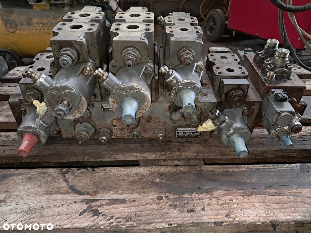 Rozdzielacz hydrauliczny Liebherr 924  Linde - 5