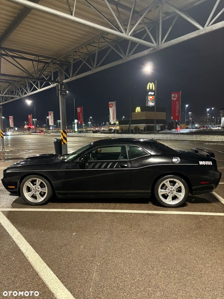 Dodge Challenger - 9