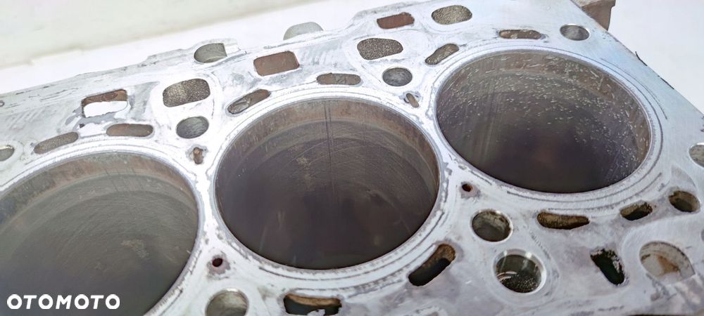 BLOK SILNIKA AUDI A6 C8 DFB 2.0 TDI 05L103023 - 11