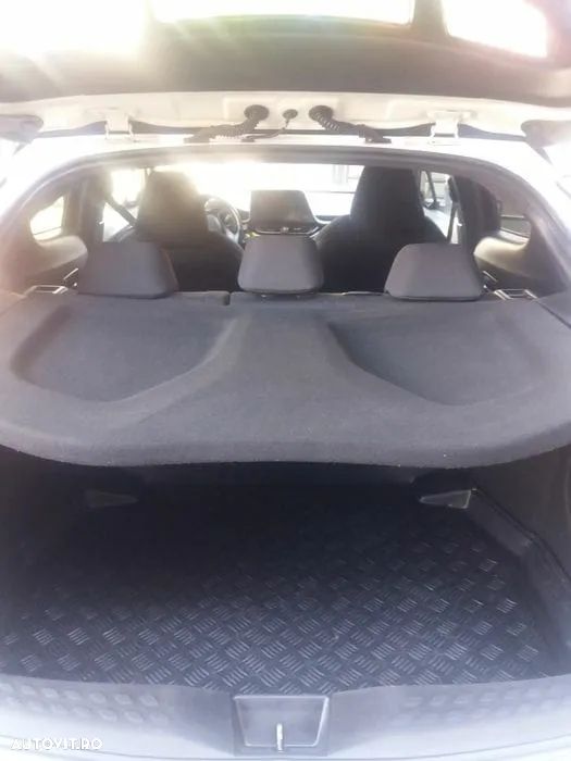 Toyota C-HR 1.8 HSD 4x2 CVT C-ult LED - 11