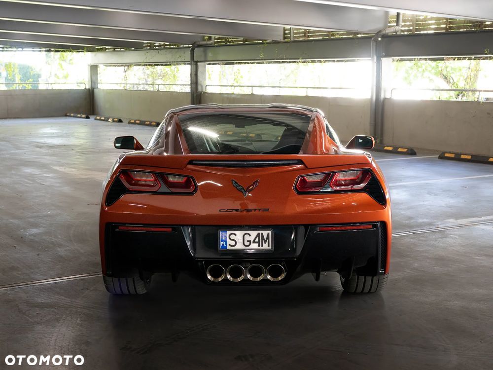 Chevrolet Corvette - 12