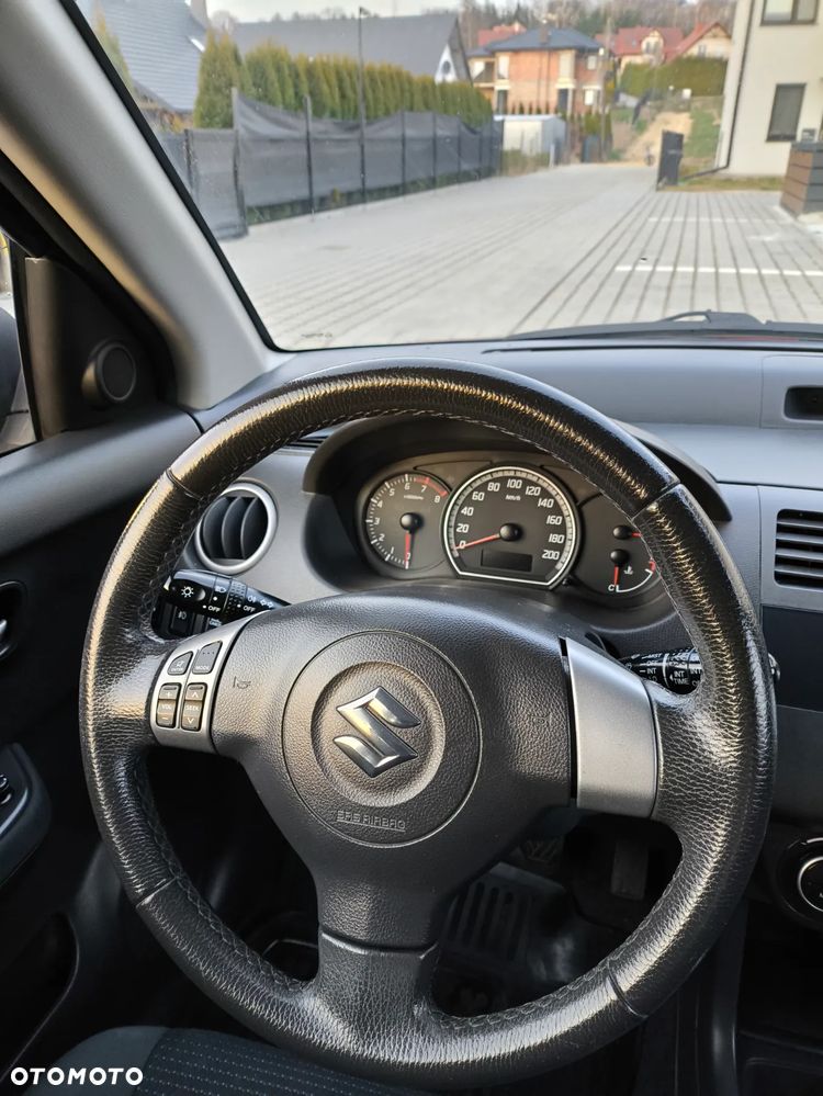Suzuki Swift 1.3 Club - 6