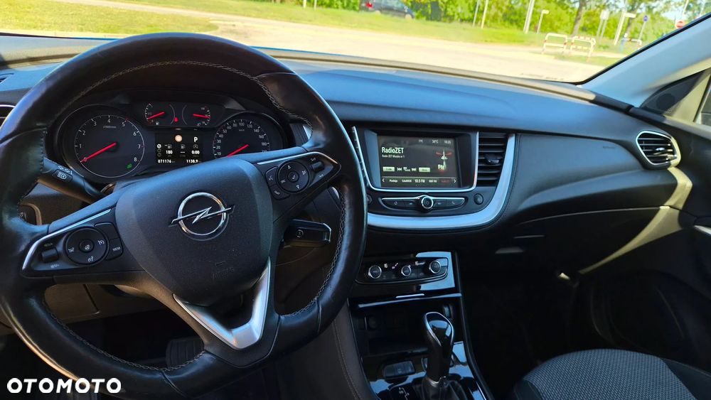 Opel Grandland X 1.2 T GPF Design&Tech S&S - 24