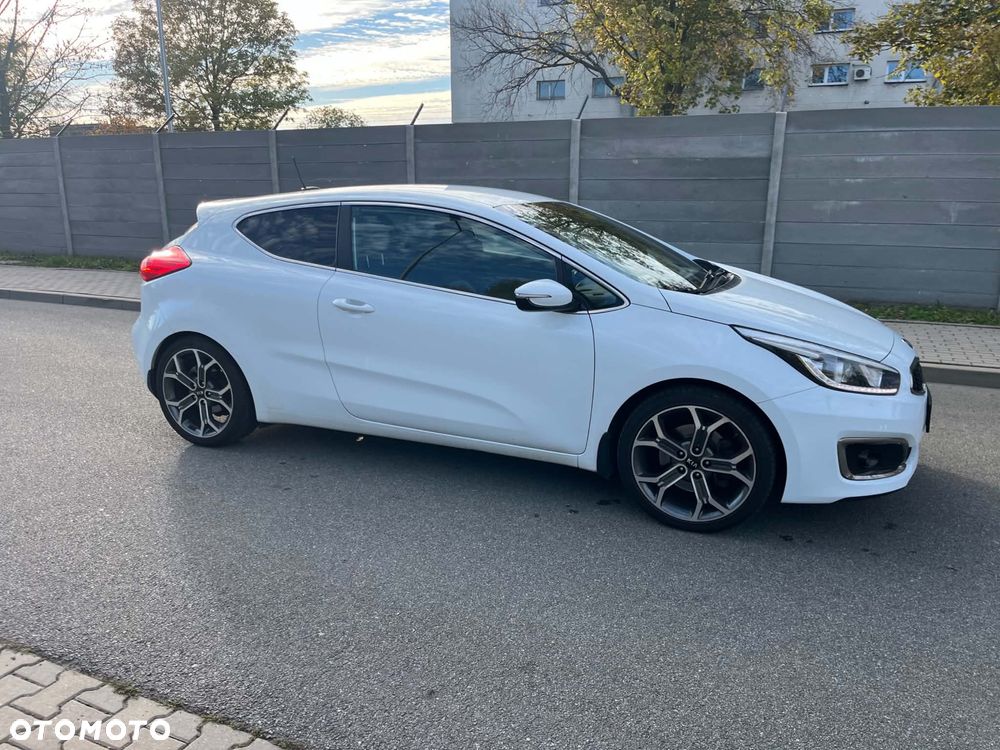 Kia Proceed 2015 photo 2