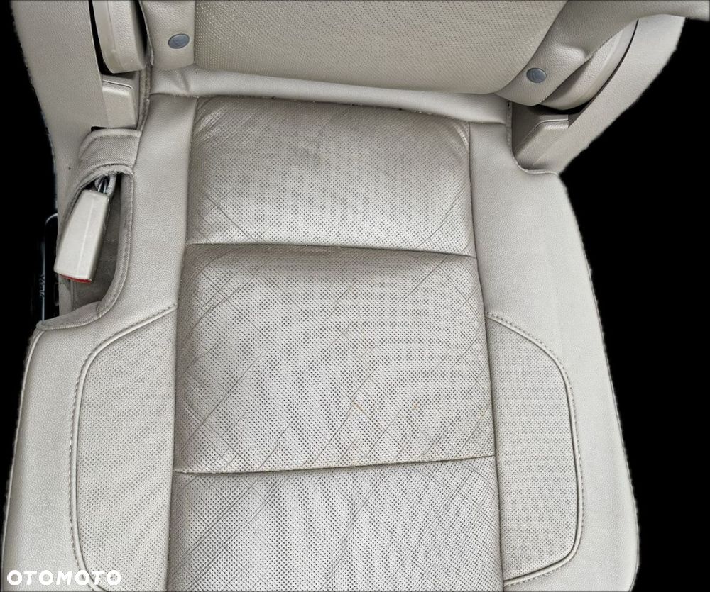P9 GMC YUKON XL IV 2015 - FOTEL TYŁ TYLNY II RZĄD LEWY SKÓRA 9193633 - 6