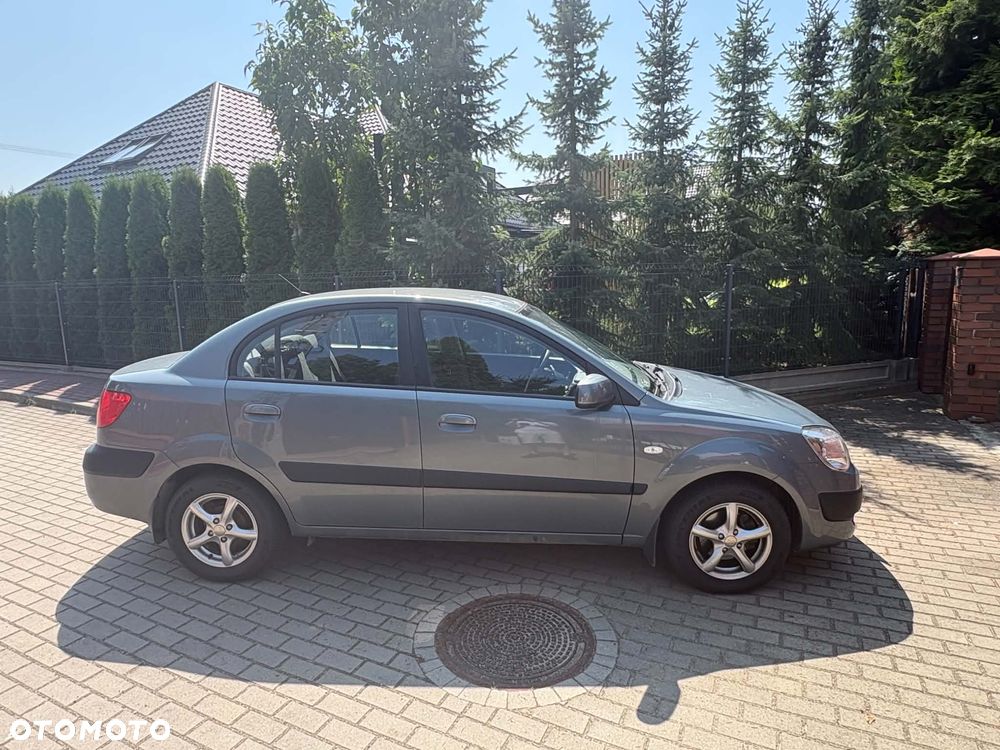 Kia Rio 1.4 Comfort - 3