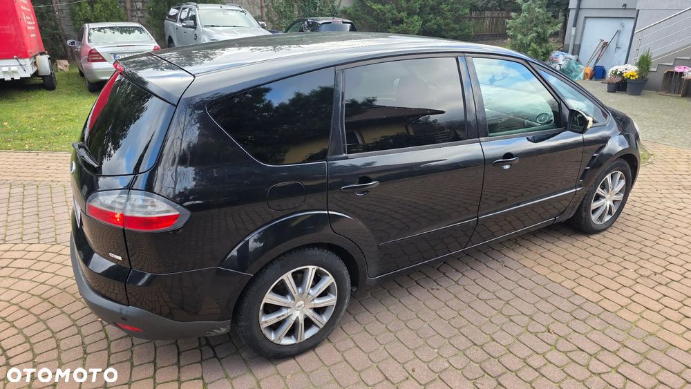 Ford S-Max - 17