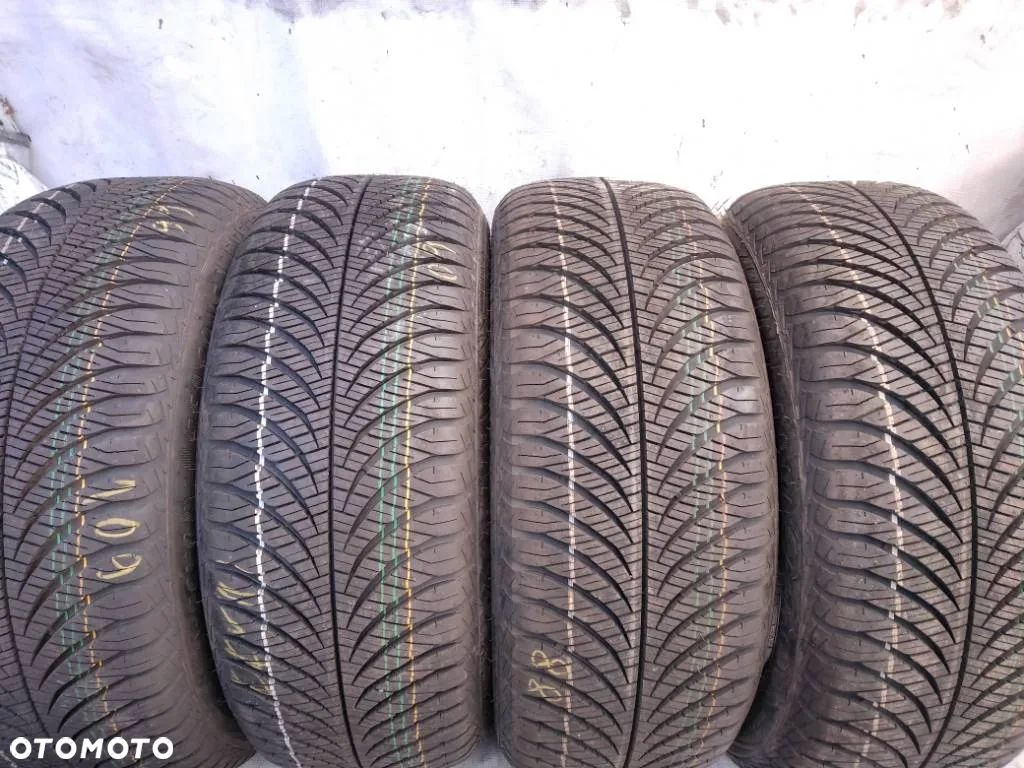 Goodyear Vector 4Seasons Gen-2 215/55 R17 94V 2024 - 1