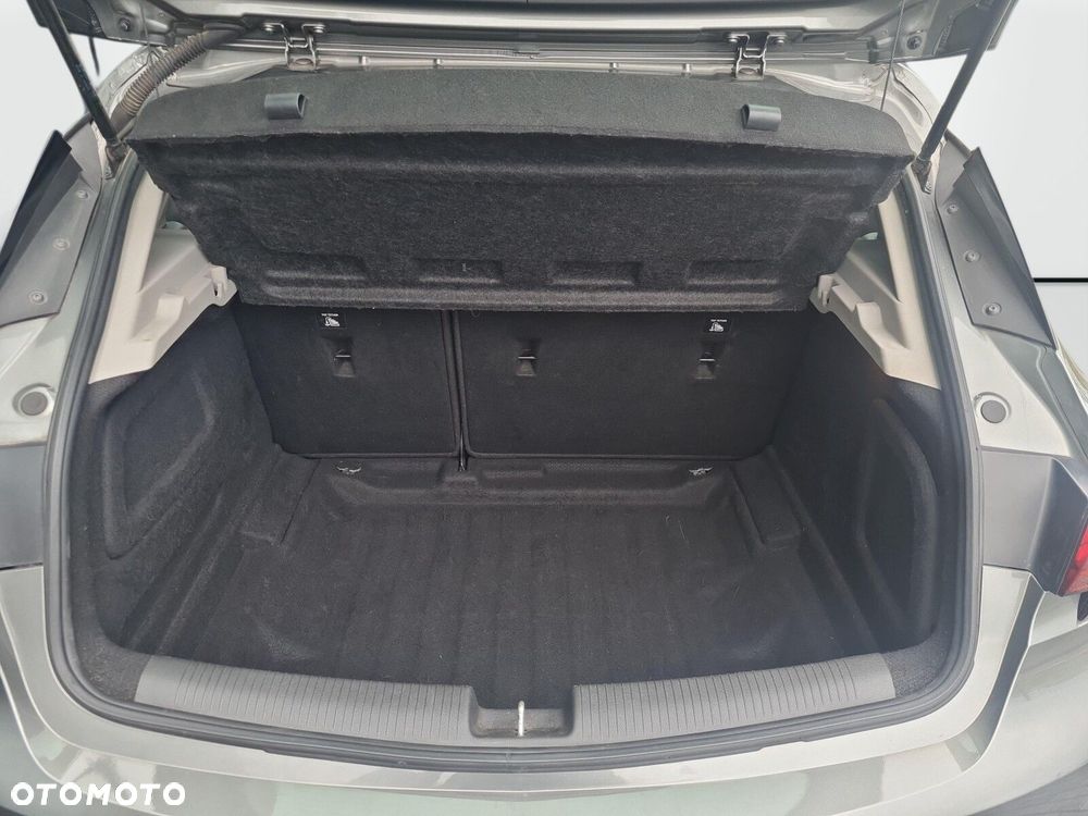Opel Astra 1.4 T Dynamic S&S - 28
