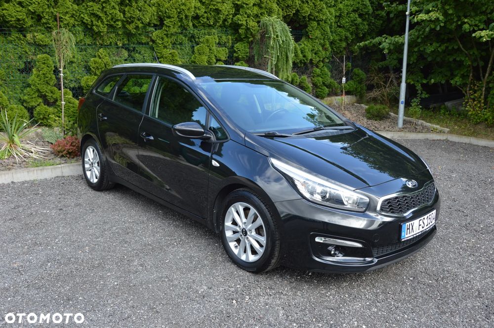 Kia Ceed - 10