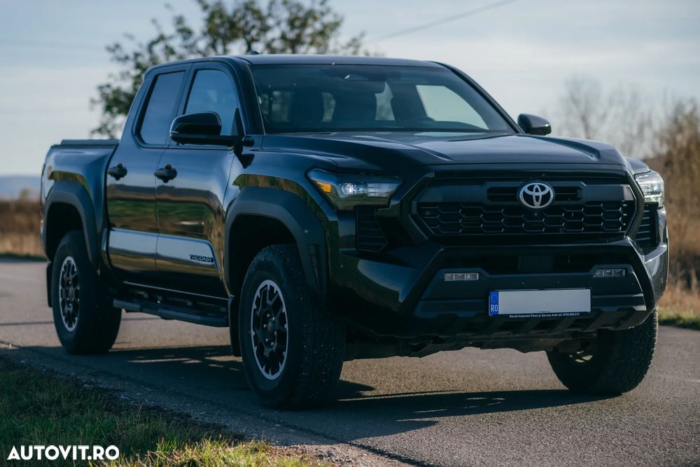 Toyota Tacoma - 1