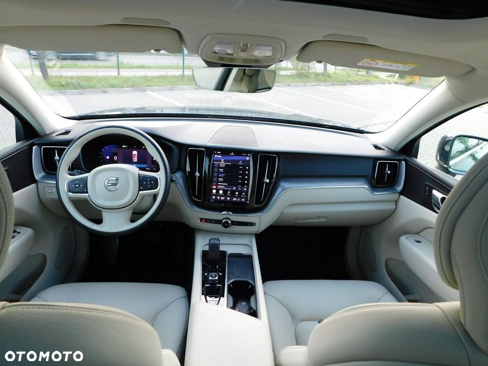 Volvo XC 60 B4 B Geartronic Momentum Pro - 8