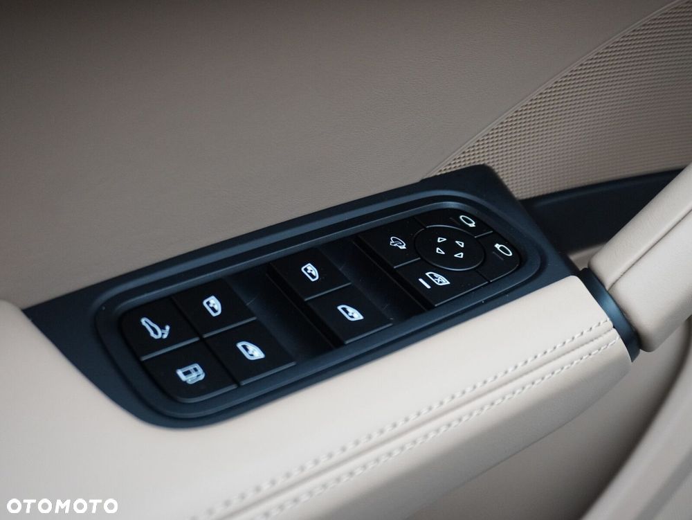 Porsche Cayenne - 19