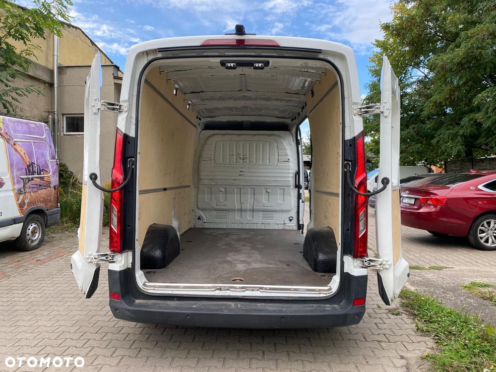 Maxus Deliver 9 - 18