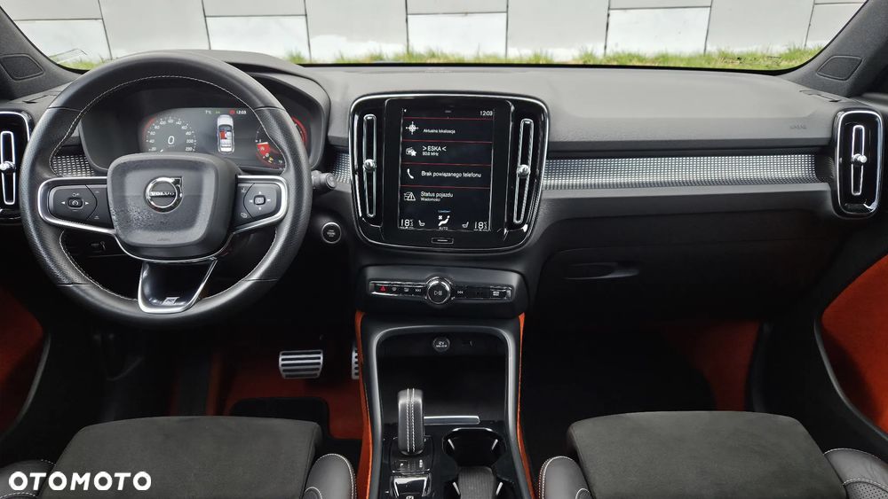 Volvo XC 40 D4 AWD R-Design (Intro Edition) - 14