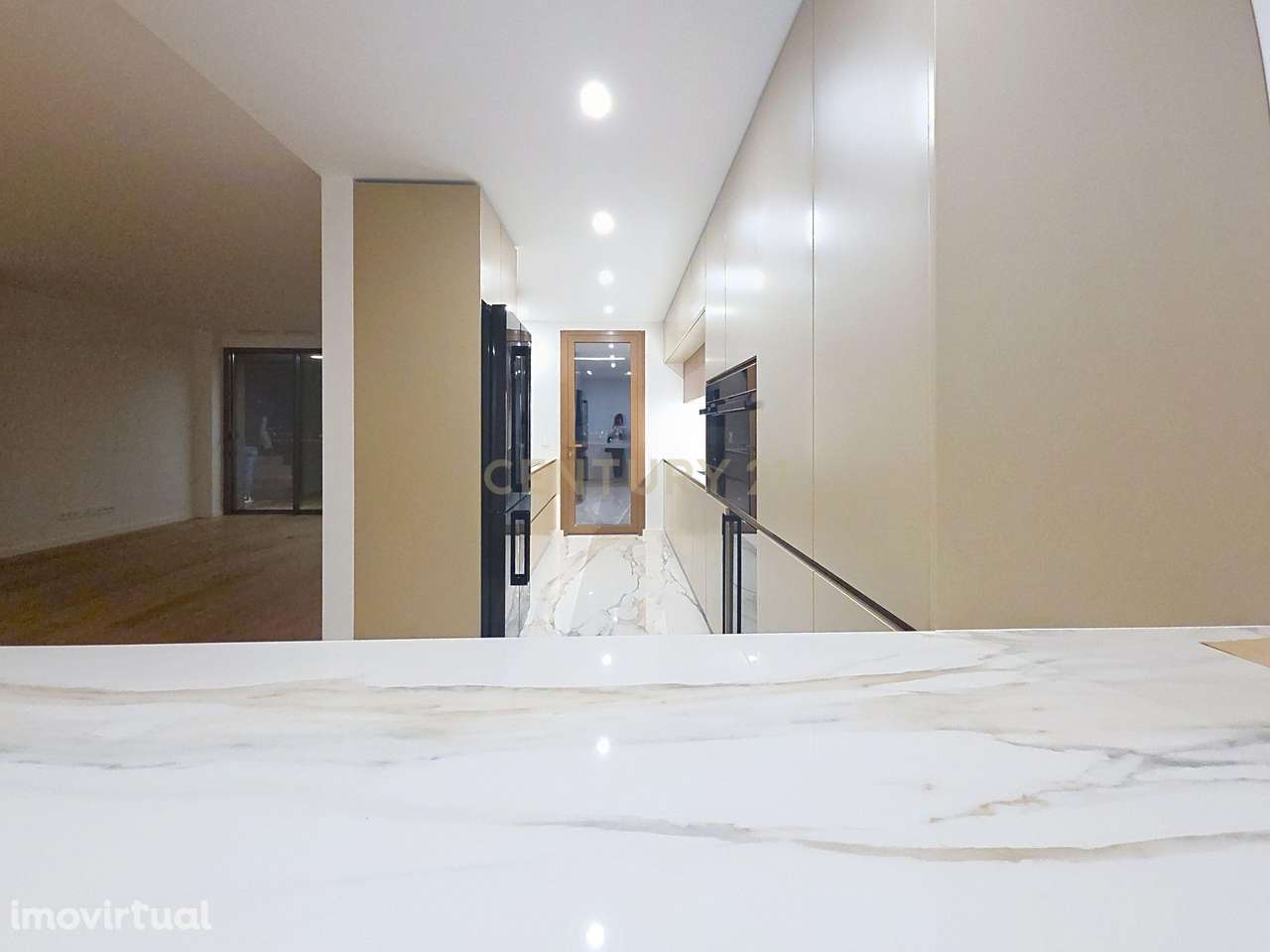 Apartamento T4 Duplex com Piscina Privativa e 4 Suites - Condomínio Do - Grande imagem: 5/45