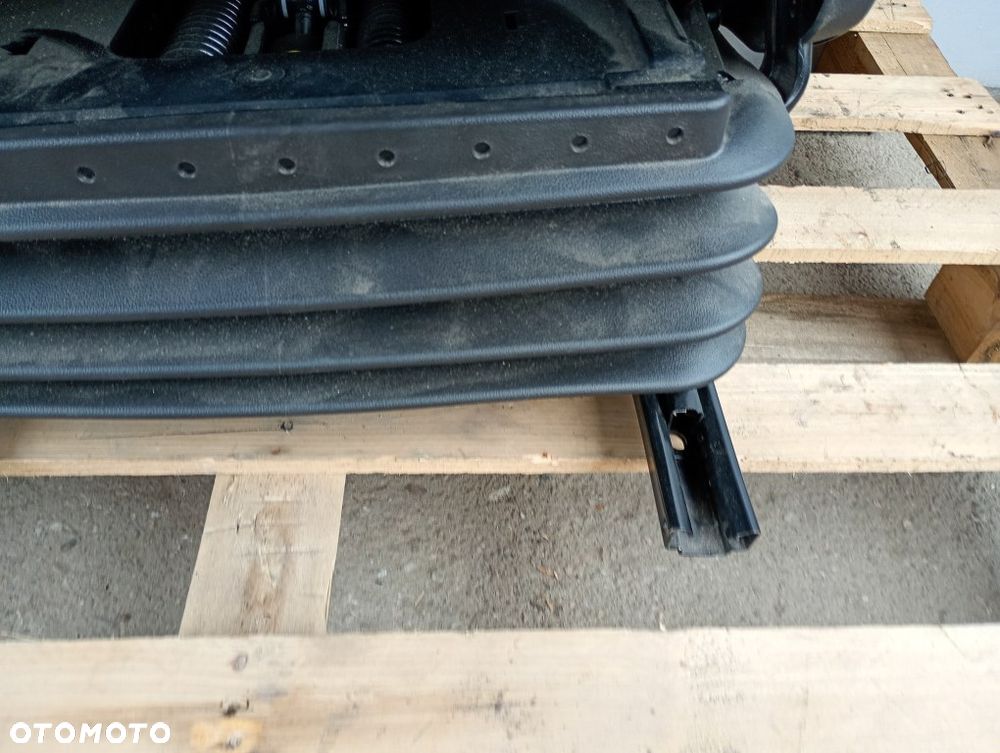 fotel kierowcy pneumatyczny siedzenie lewe vw crafter II 7c man tge 2018-2026r europa - 28