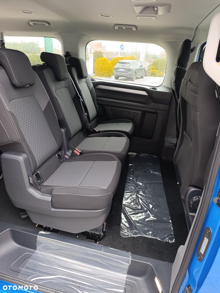 Volkswagen Caravelle - 7