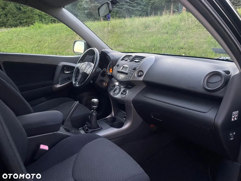 Toyota RAV4 - 13