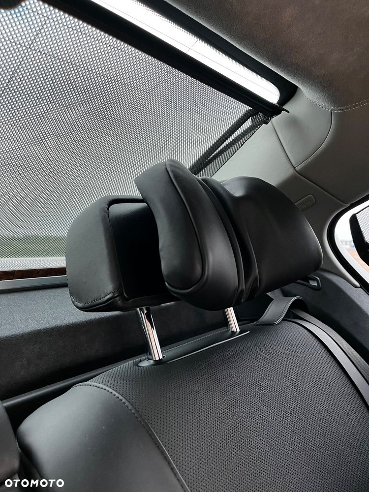 BMW Seria 7 760Li - 32