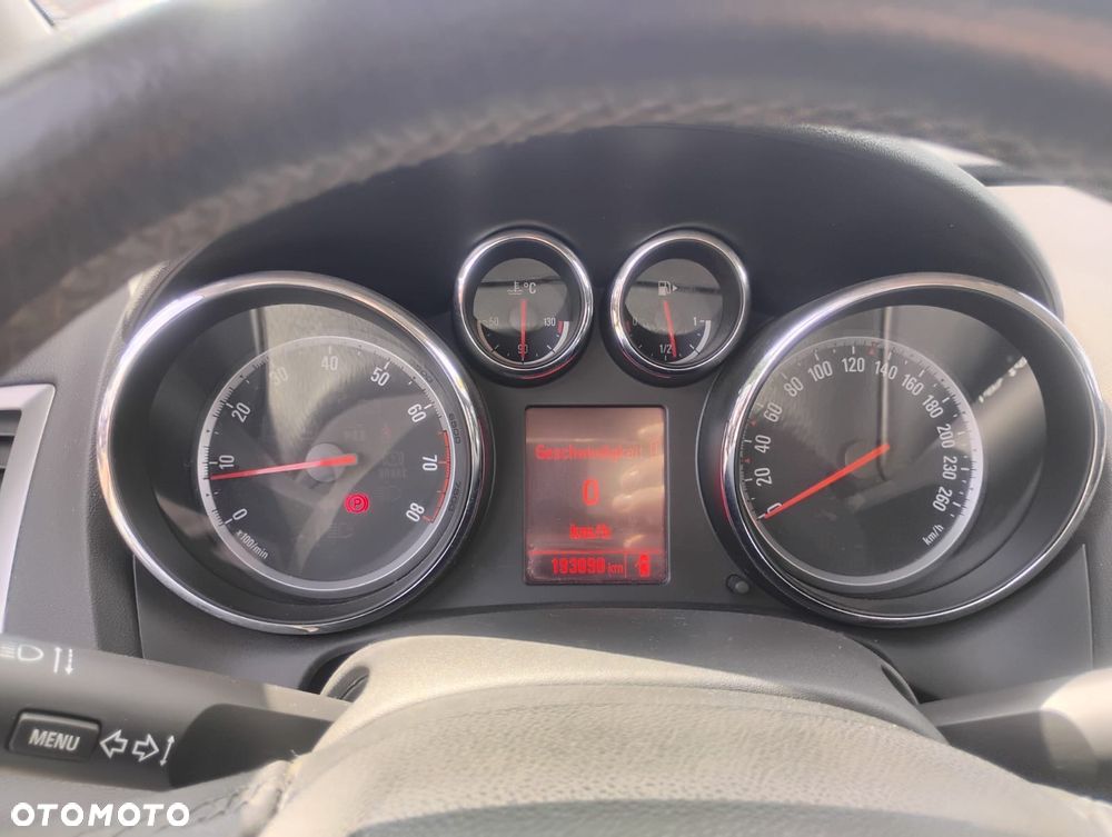 Opel Astra 1.4 Turbo 150 Jahre - 19