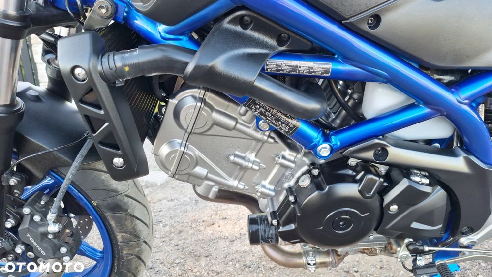 Suzuki SV - 21
