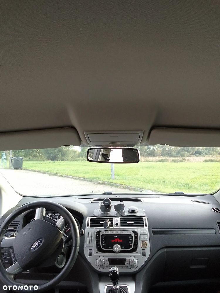 Ford Kuga - 13