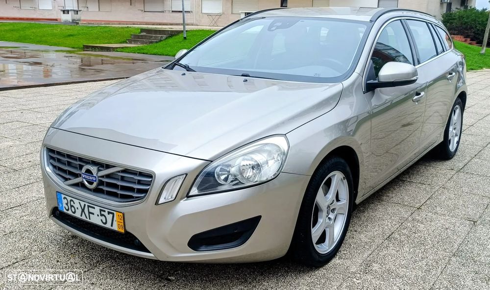 Volvo V60 1.6 D2 Drive Momentum Start/Stop - 1