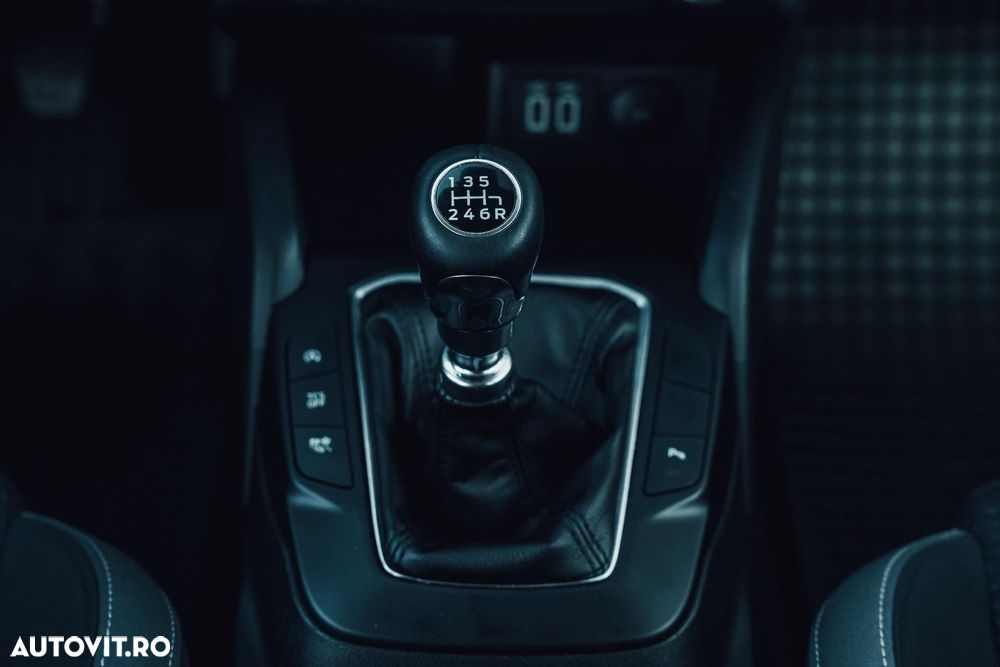 Ford Focus 1.0 EcoBoost Trend Edition - 11