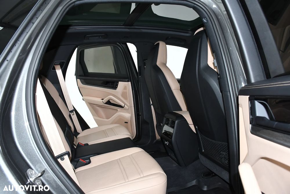 Porsche Cayenne S - 12