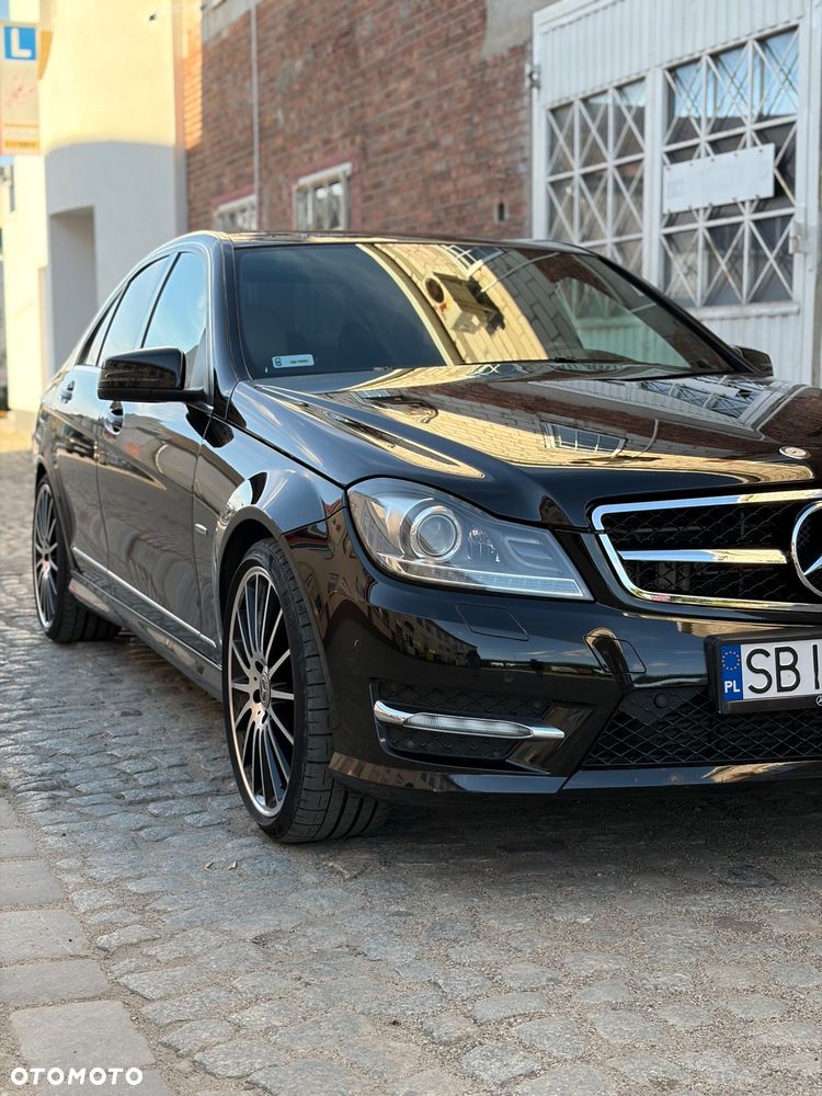 Mercedes-Benz Klasa C 300 CDI DPF 4Matic (BlueEFFICIENCY) 7G-TRONIC Avantgarde - 6