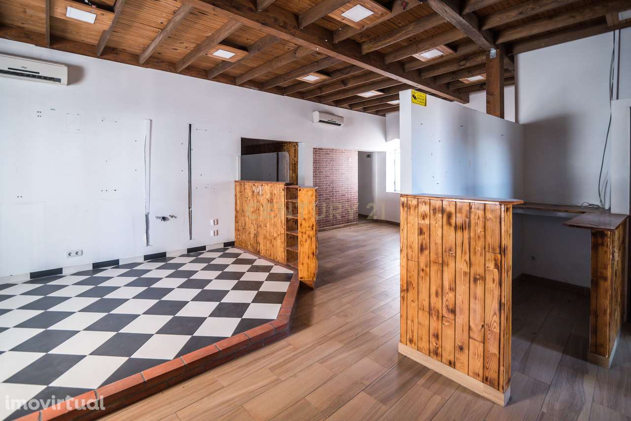 Loja na zona histórica de Samora Correia - Grande imagem: 3/16