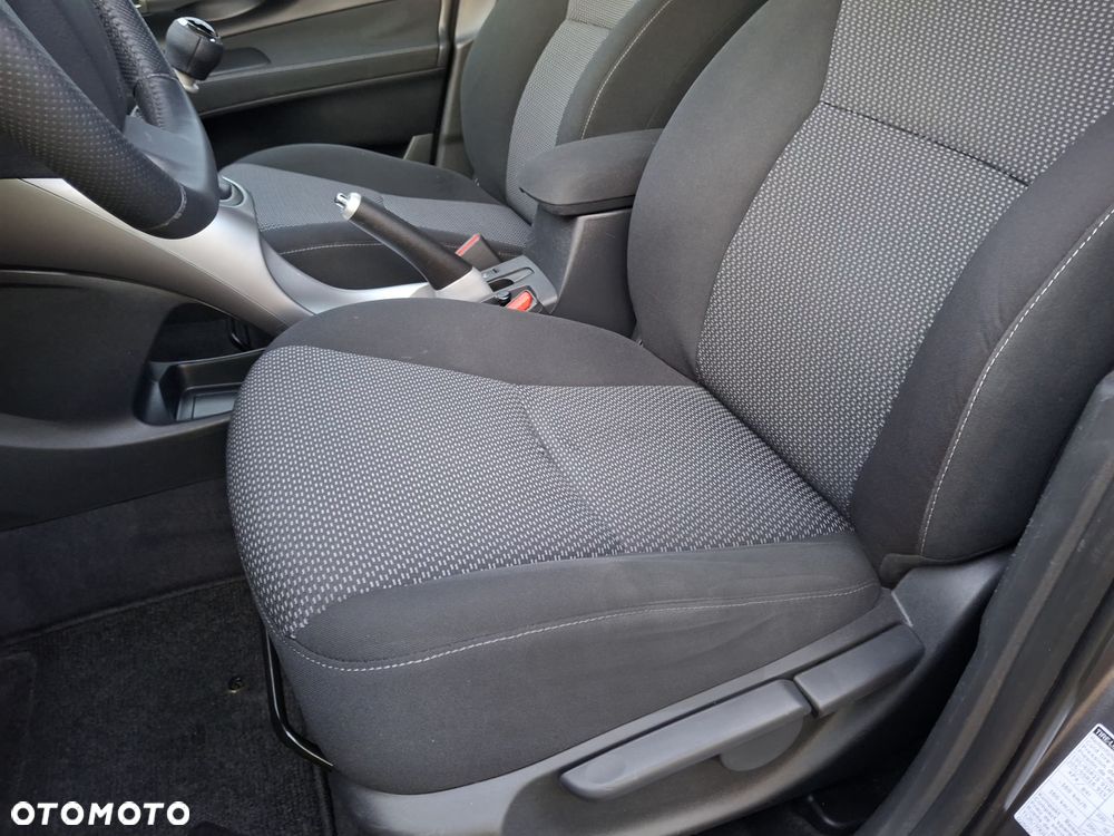 Toyota Auris 1.33 VVT-i Terra - 21