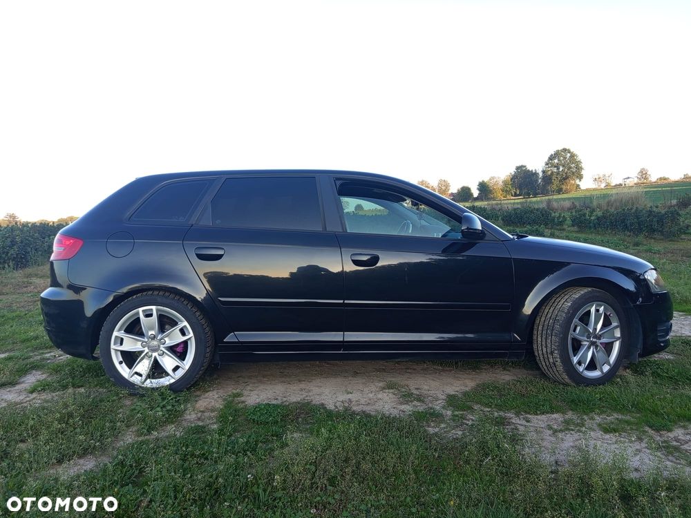Audi A3 Sportback 2010 photo 4
